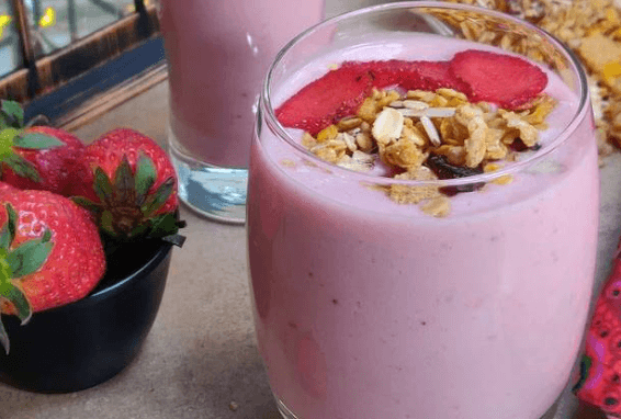 Can You Blend Granola in a Smoothie